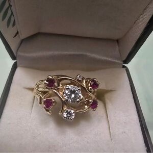 14ct Yellow Gold Ring with Ruby’s and Diamonds